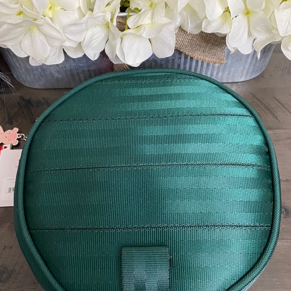 Harveys Seatbelt Holiday Wreath Crossbody Backpack - Picture 5 of 8